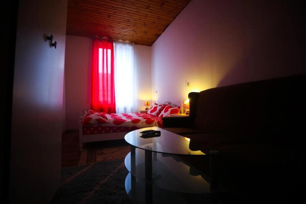 Agréable chambre sur liège avc parking et wifi gratuit 0*, Liegi Belgio